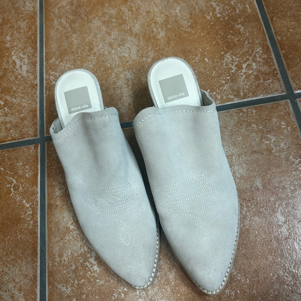 Dolce Vita Women's Light Tan Mules